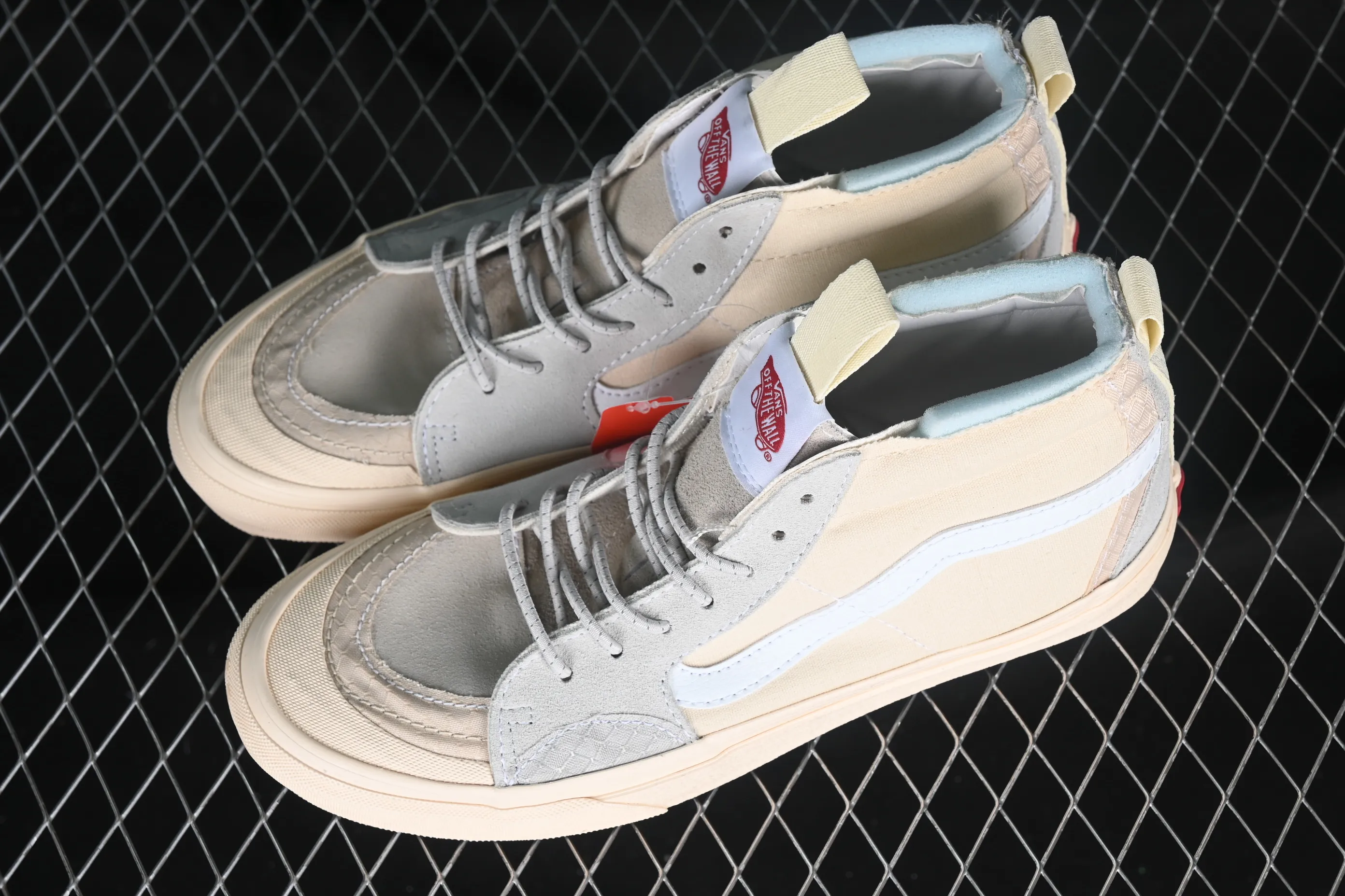 All categories Vans Vans series Vans Mid Vans China A.B.C x Vans Sk8-Hi Ext Vans joint high-top casual sneakers VN000BW6ECR